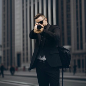 Ведущий Александр Кашапов